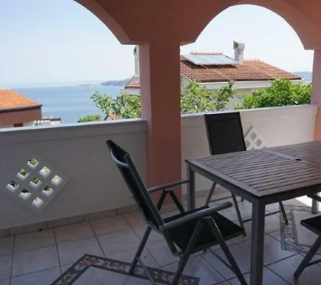 Stefica 3* Crveni Vrh